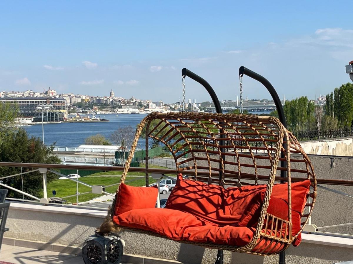 Waterfront Apartment By The Tram - Terrace With Dome & Golden Horn View In Fatih Стамбул Экстерьер фото