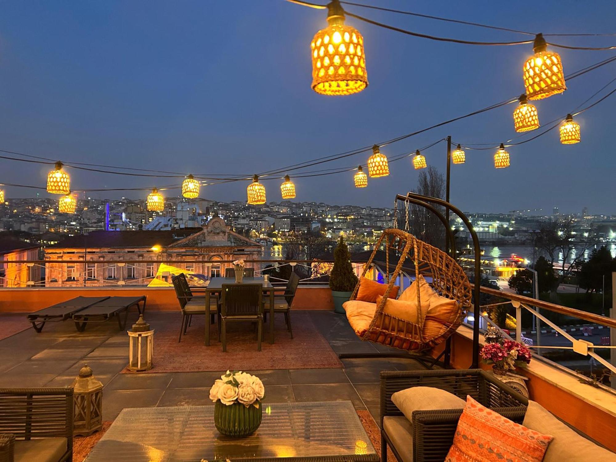 Waterfront Apartment By The Tram - Terrace With Dome & Golden Horn View In Fatih Стамбул Экстерьер фото