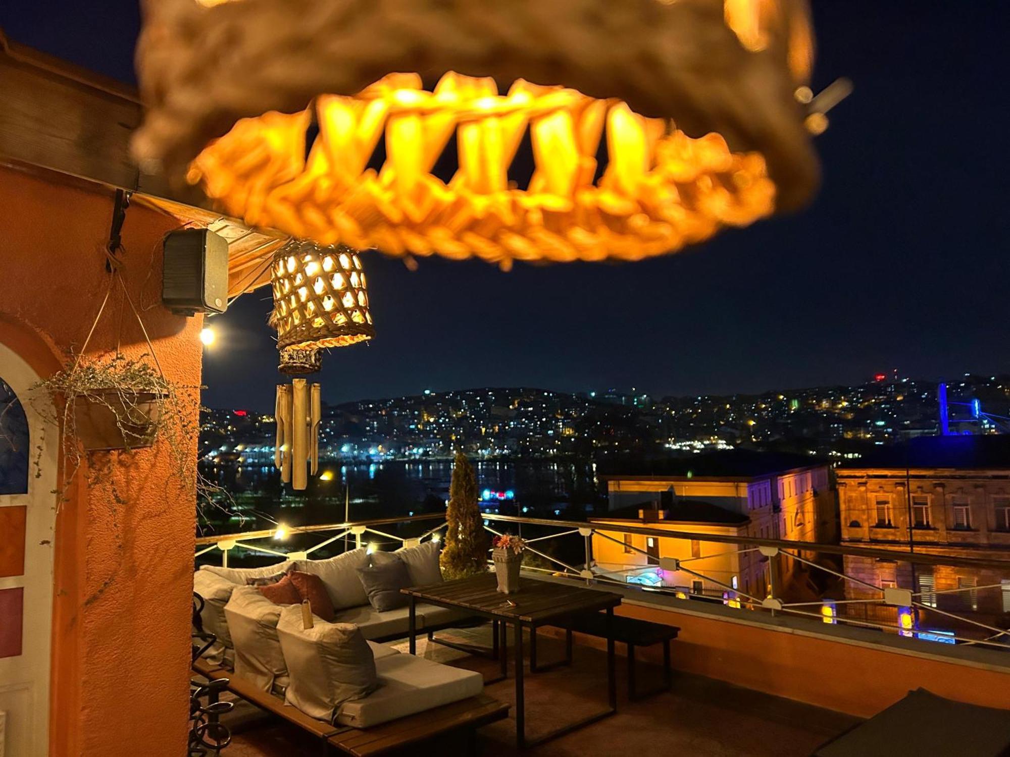 Waterfront Apartment By The Tram - Terrace With Dome & Golden Horn View In Fatih Стамбул Экстерьер фото