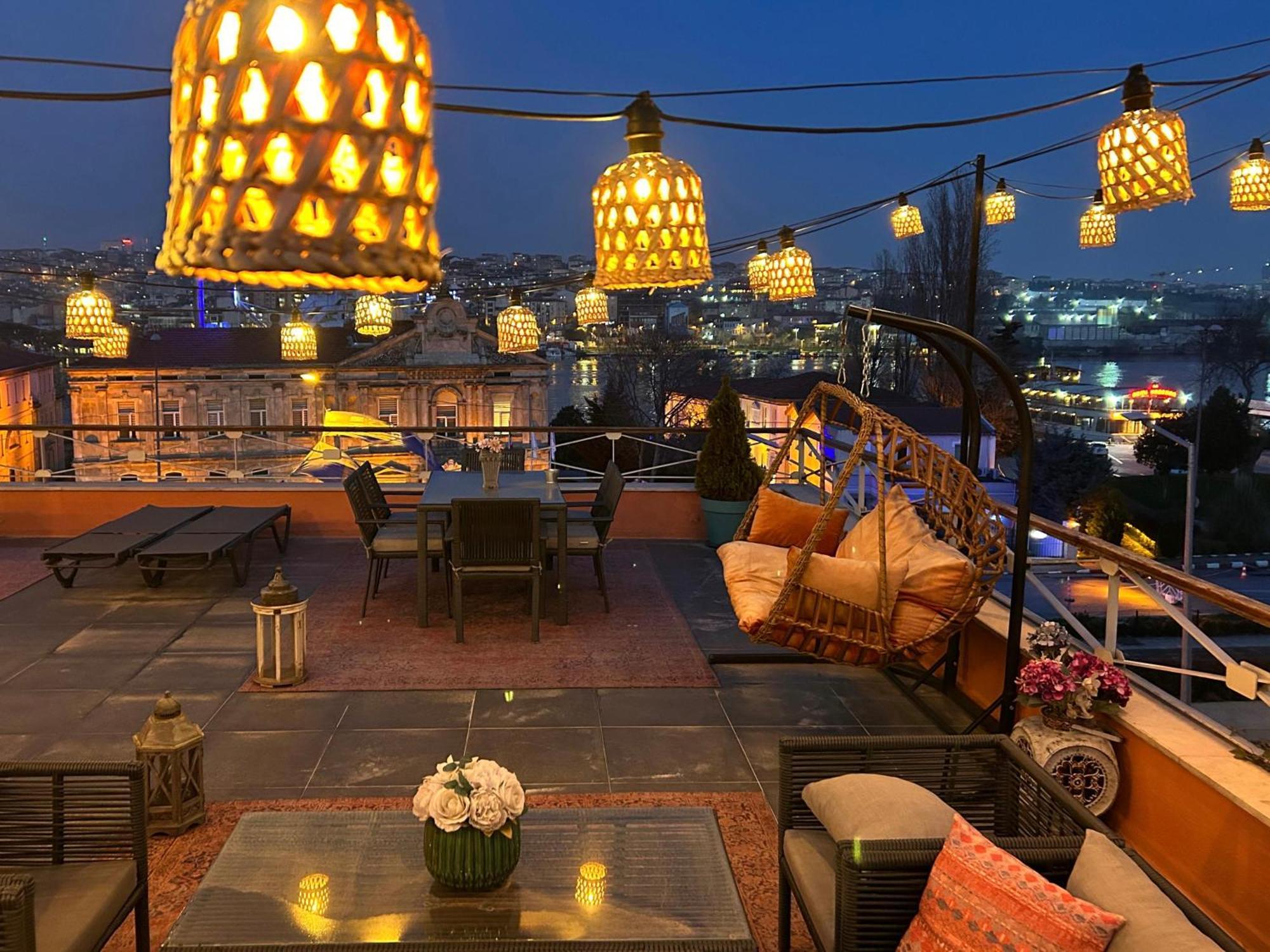 Waterfront Apartment By The Tram - Terrace With Dome & Golden Horn View In Fatih Стамбул Экстерьер фото