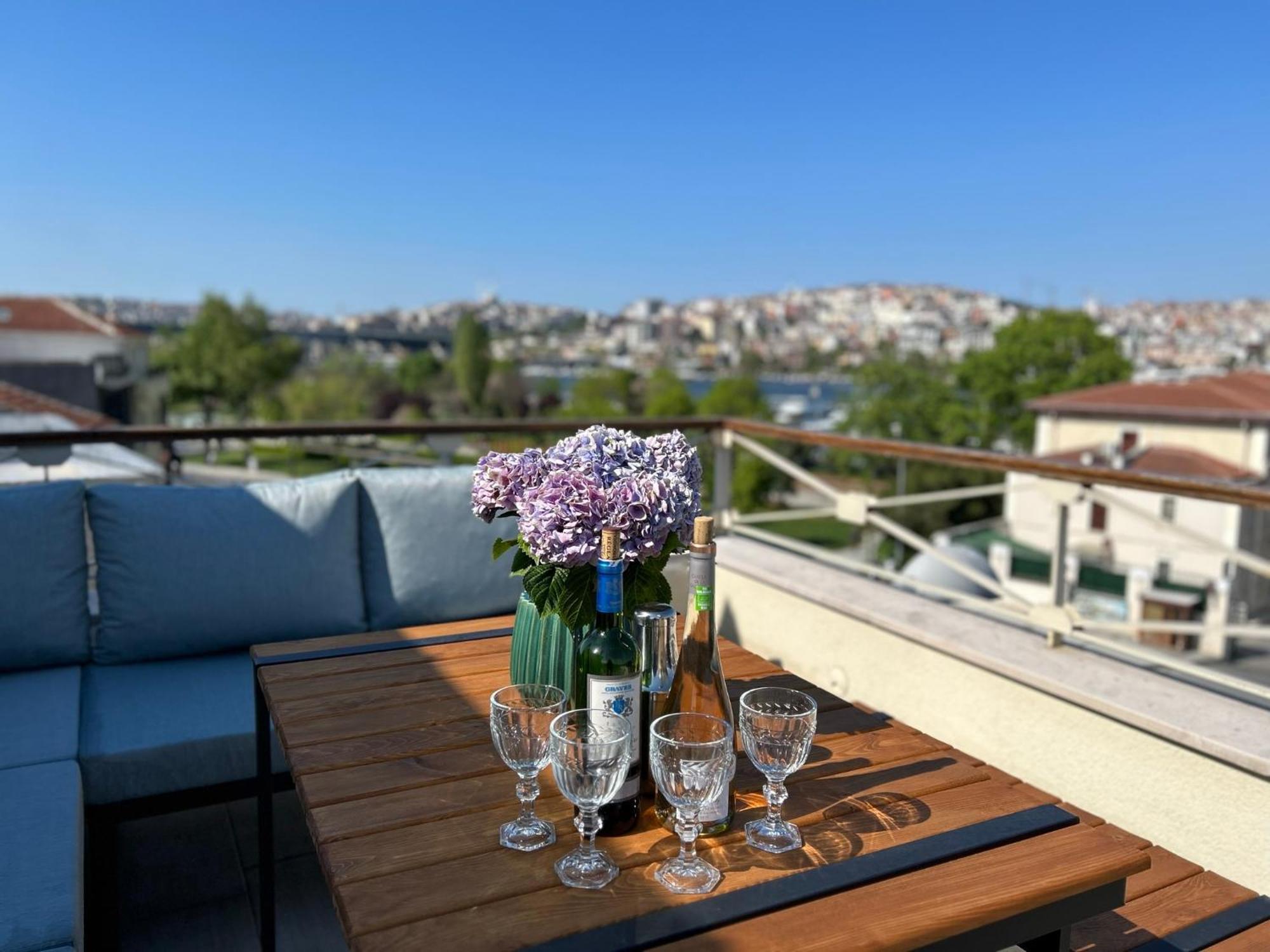 Waterfront Apartment By The Tram - Terrace With Dome & Golden Horn View In Fatih Стамбул Экстерьер фото